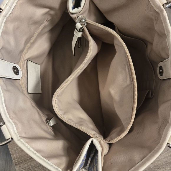 Coach Purse Signature pattern and denim color - Picture 12 of 14